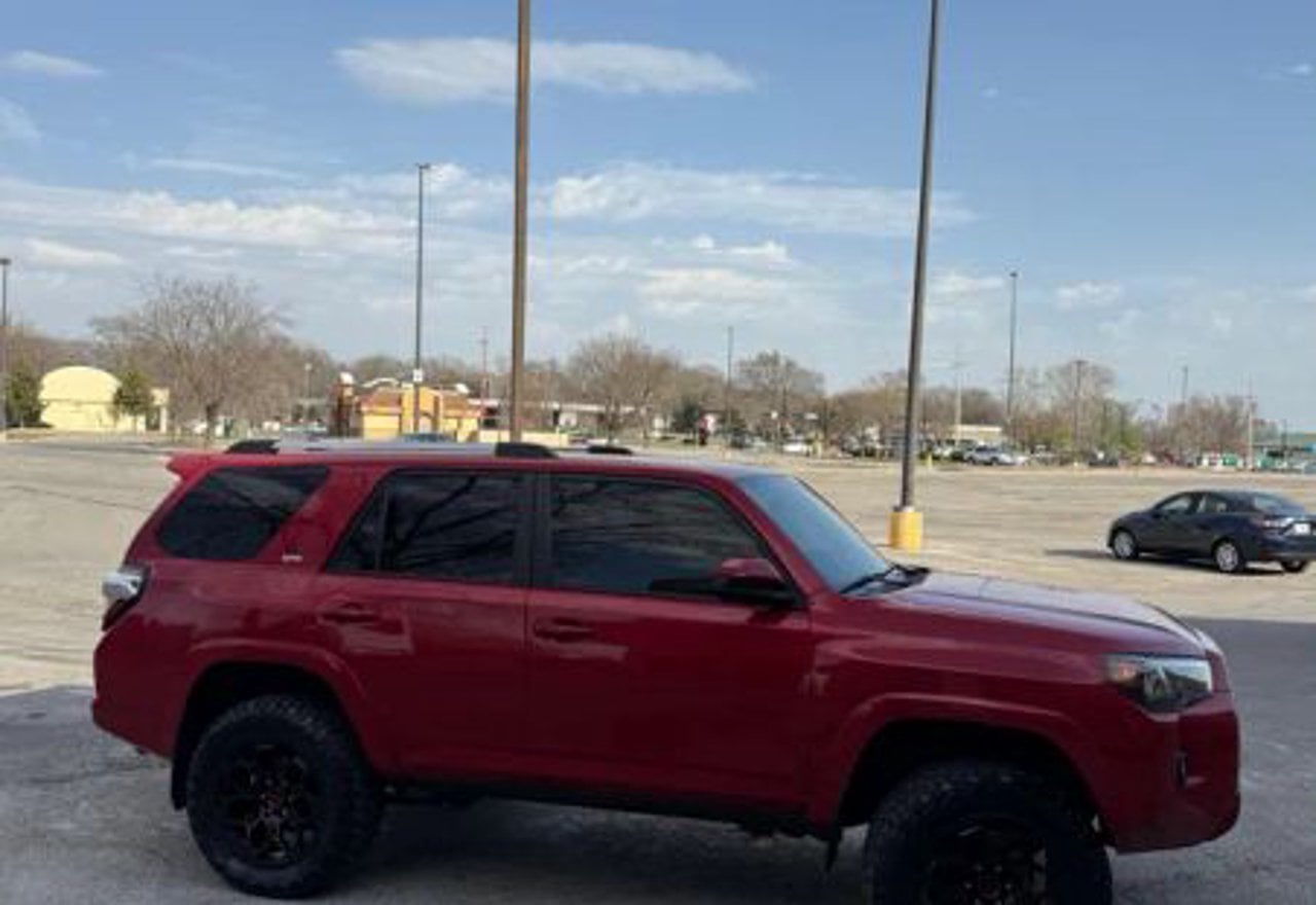 2022 Toyota 4Runner SR5 Sport Utility 4D - JTEMU5JR6N5987936 photo 12