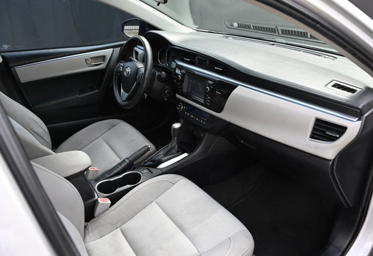 2015 Toyota Corolla LE Sedan 4D - 2T1BURHE8FC466517 photo 36