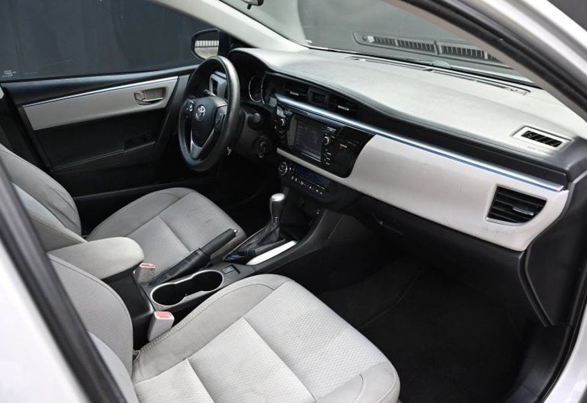 2015 Toyota Corolla LE Sedan 4D - 2T1BURHE8FC466517 photo 16