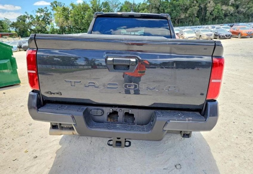 2025 Toyota Tacoma Limited Pickup 4D 5 ft - 3TMLB5JN3SM159514 photo 5