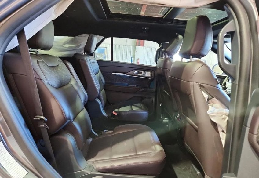 2025 Ford Explorer Platinum - 1FMUK8HH4SGB66807 photo 10