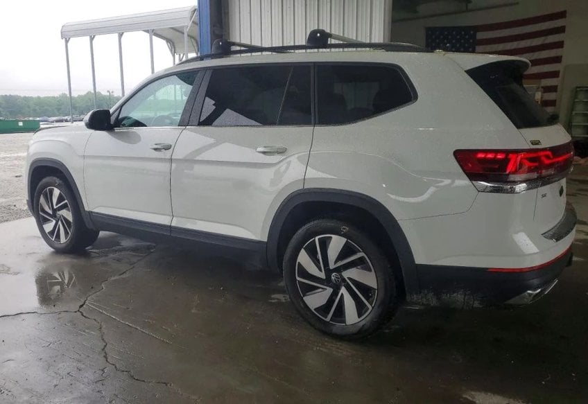 2024 Volkswagen Atlas SE - 1V2JR2CA5RC501969 photo 3