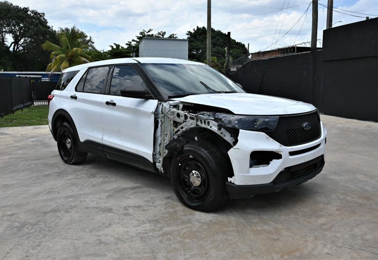 2020 Ford Explorer Police Interceptor Utility - 1FM5K8AB2LGD00175 photo 17