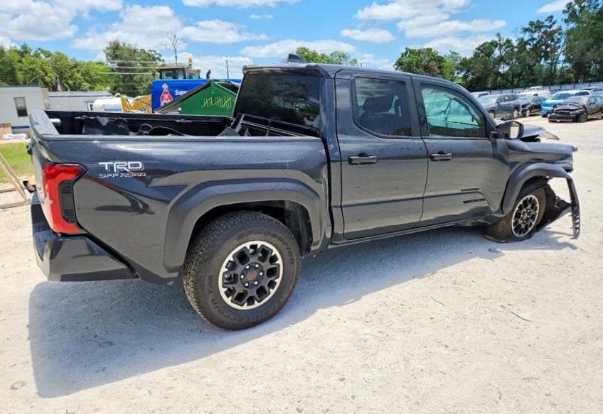2025 Toyota Tacoma Limited Pickup 4D 5 ft - 3TMLB5JN3SM159514 photo 4