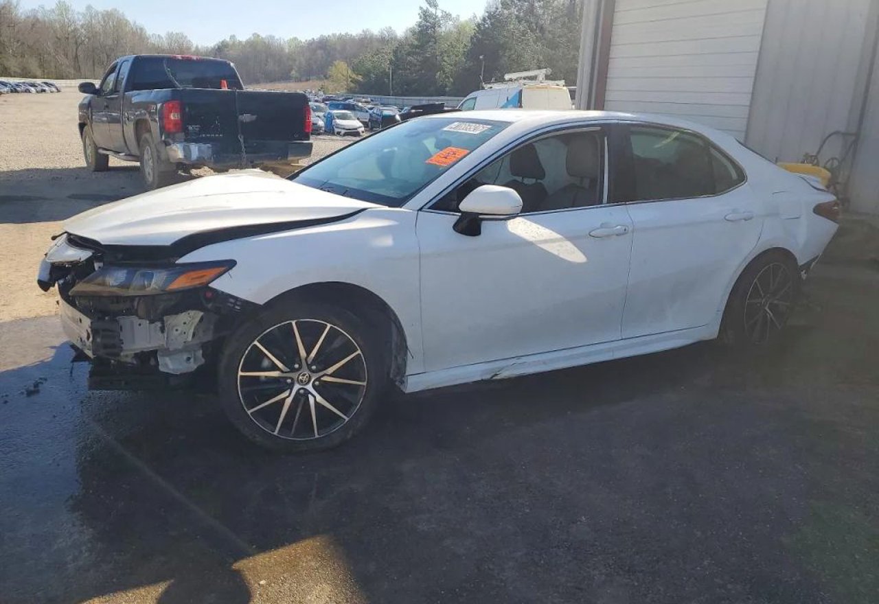 2022 Toyota Camry SE - 4T1G11AK6NU073192 photo 11