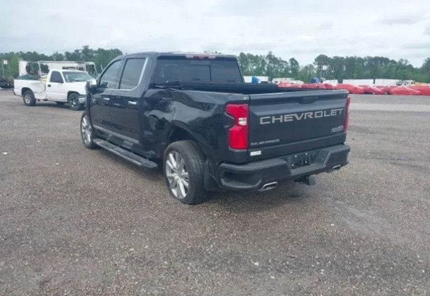 2023 Chevrolet Silverado 1500 High Country - 1GCUDJE86PZ244591 photo 4