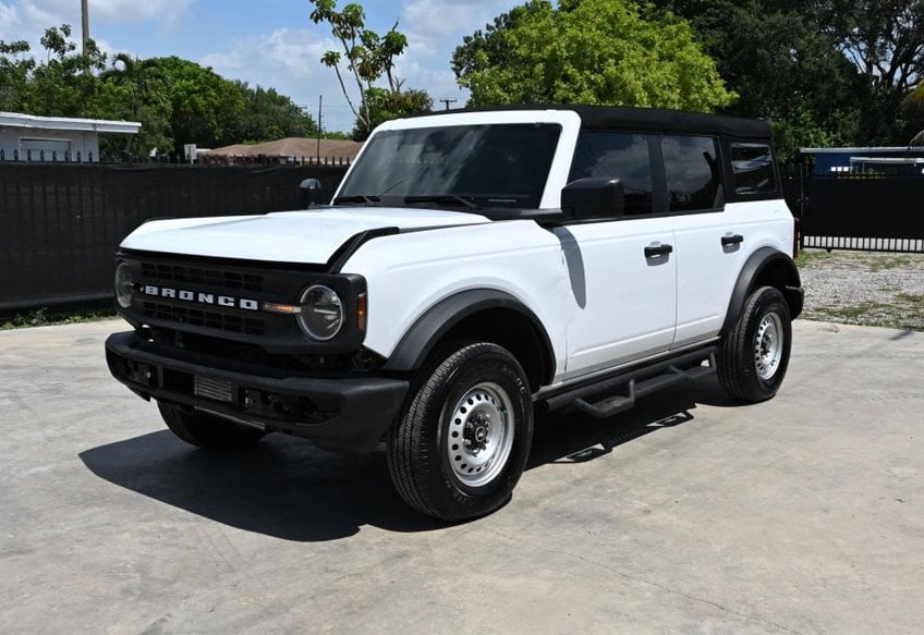 2025 Ford Bronco Base - 1FMDE6BH4SLA92445 photo 2