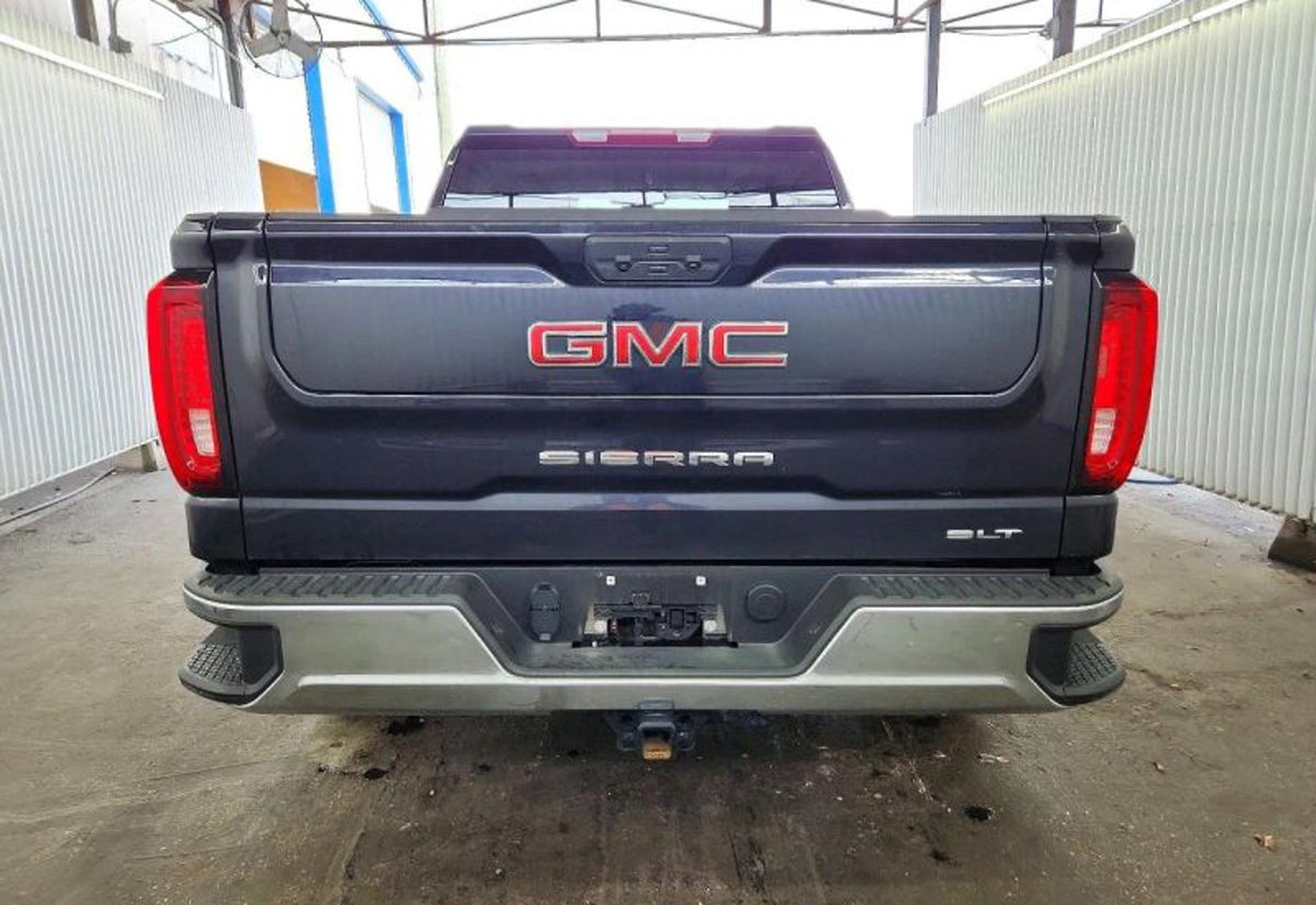 2026 GMC Sierra 1500 SLT Pickup 4D 5 3/4 ft - 1GTPHDED3TZ205905 photo 17