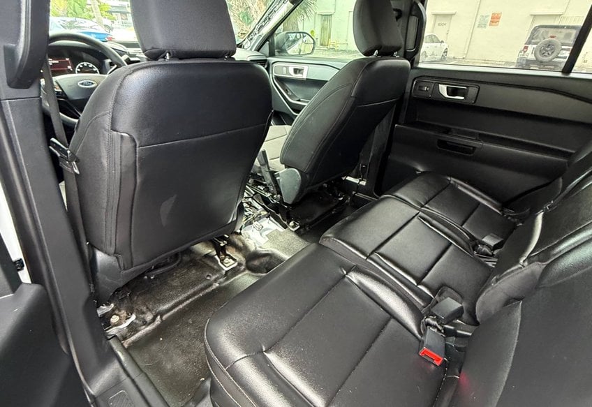 2021 Ford Explorer Police Interceptor Utility - 1FM5K8AB6MGA19384 photo 11