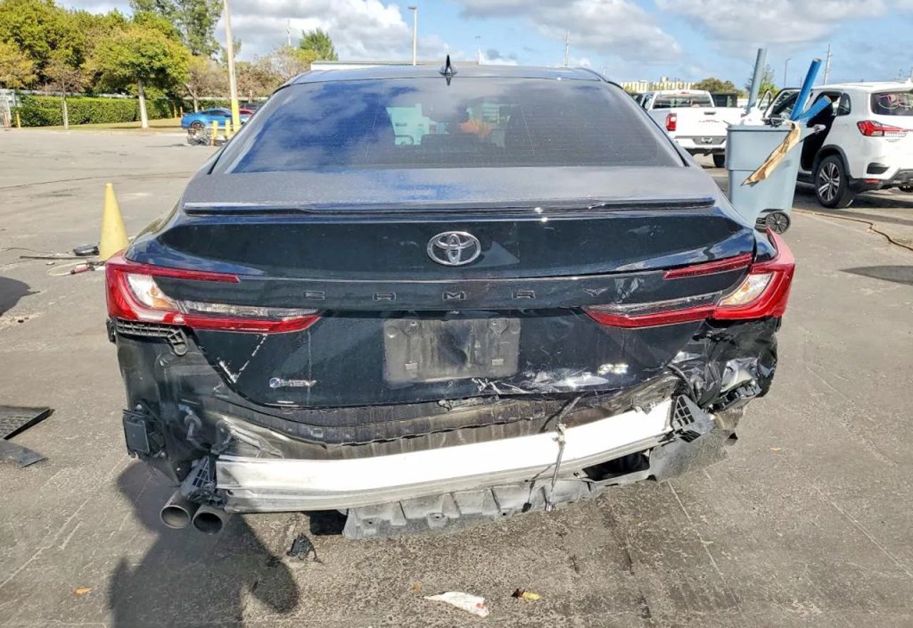 2025 Toyota Camry SE - 4T1DAACKXSU594637 photo 16