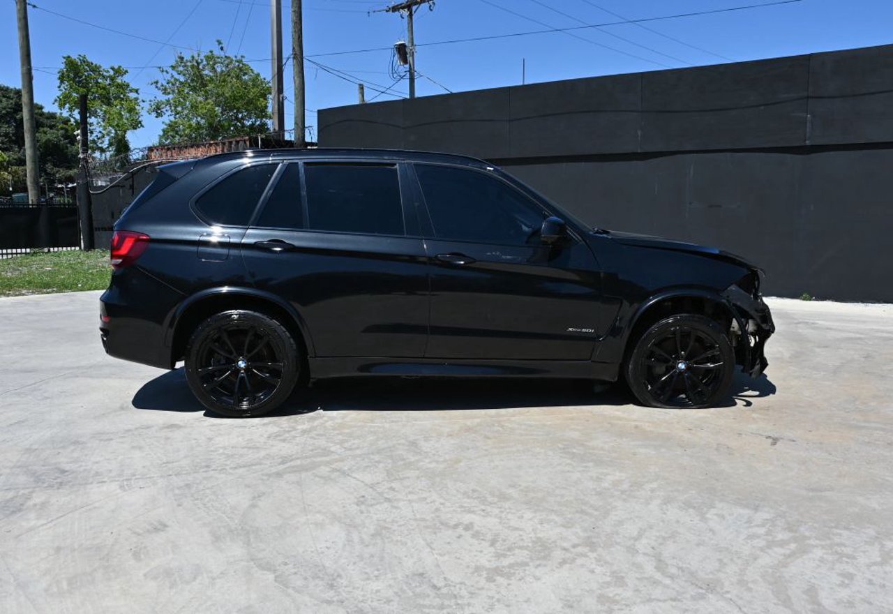 2017 BMW X5 xDrive50i - 5UXKR6C54H0J84734 photo 24