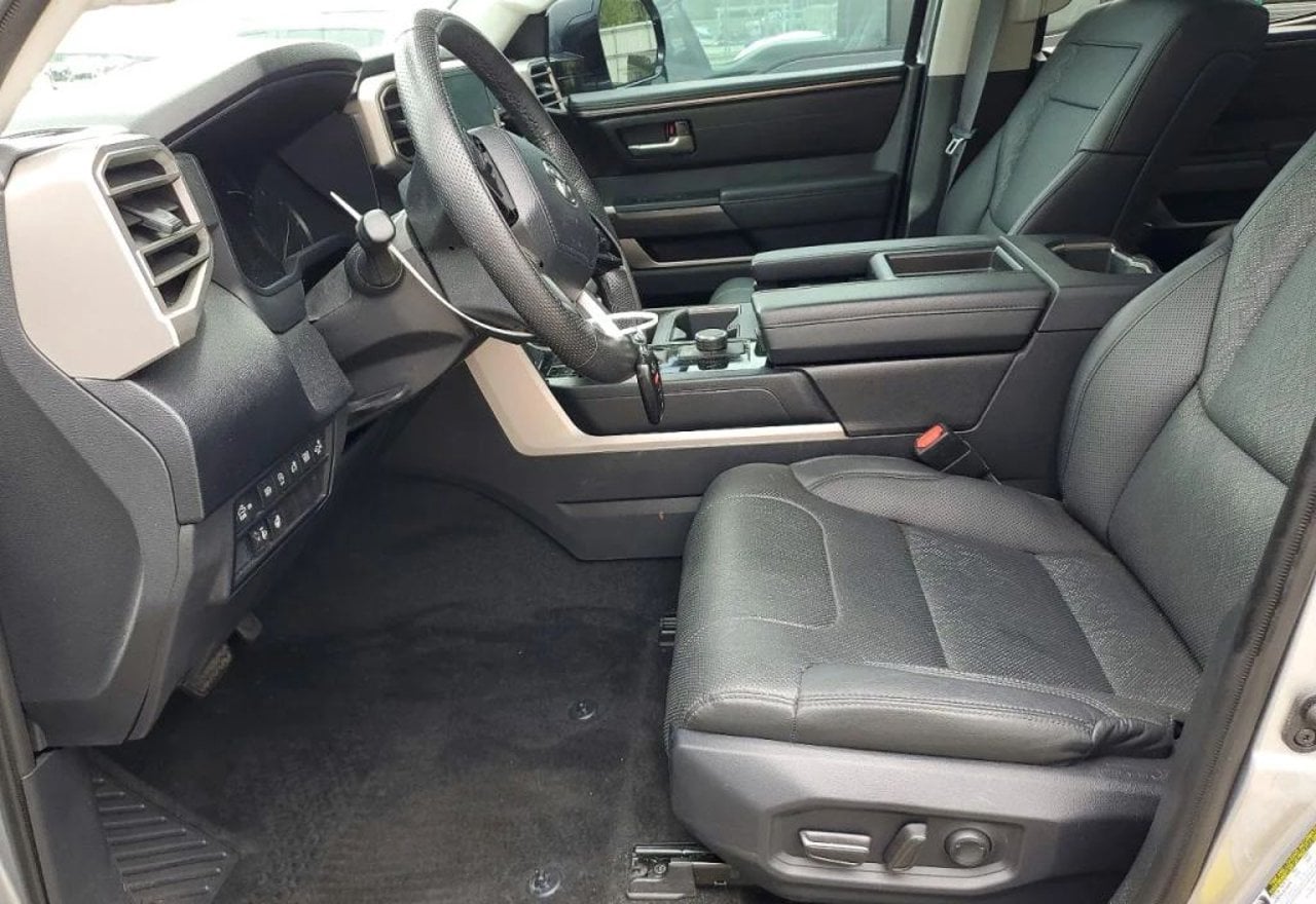 2024 Toyota Tundra SR5 - 5TFLA5AB2RX030063 photo 19