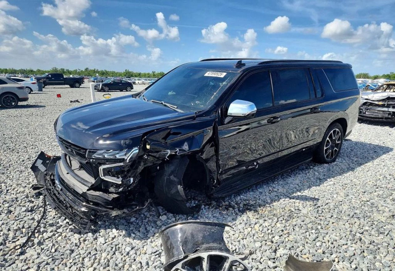 2023 Chevrolet Suburban RST - 1GNSCEKD4PR343579 photo 13