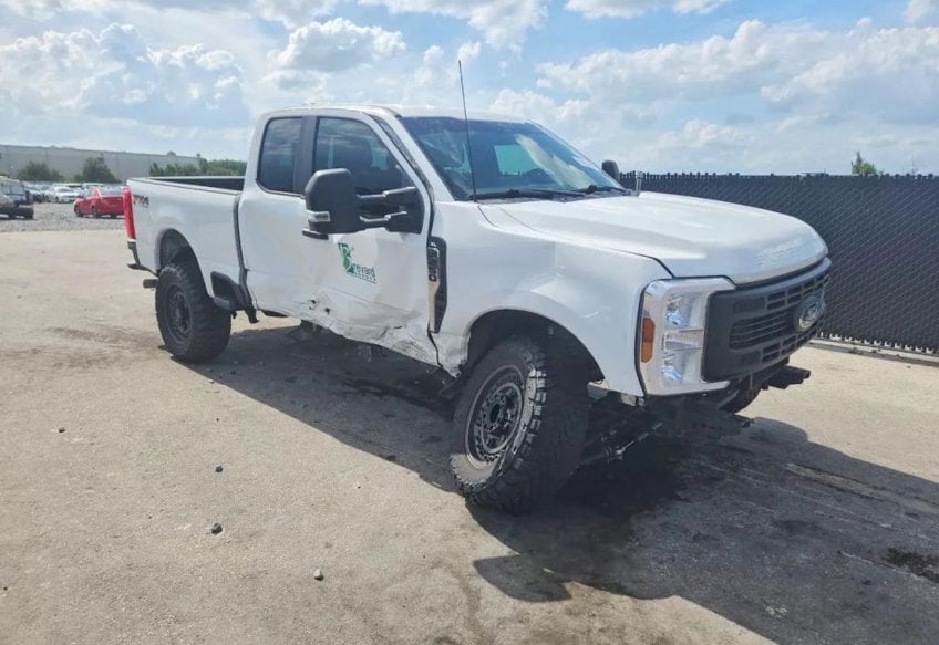 2024 Ford F-250 Super Duty XL - 1FT7X2BAXREC40801 photo 2