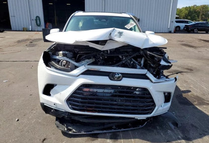 2024 Toyota Grand Highlander Limited - 5TDAAAB5XRS041973 photo 5