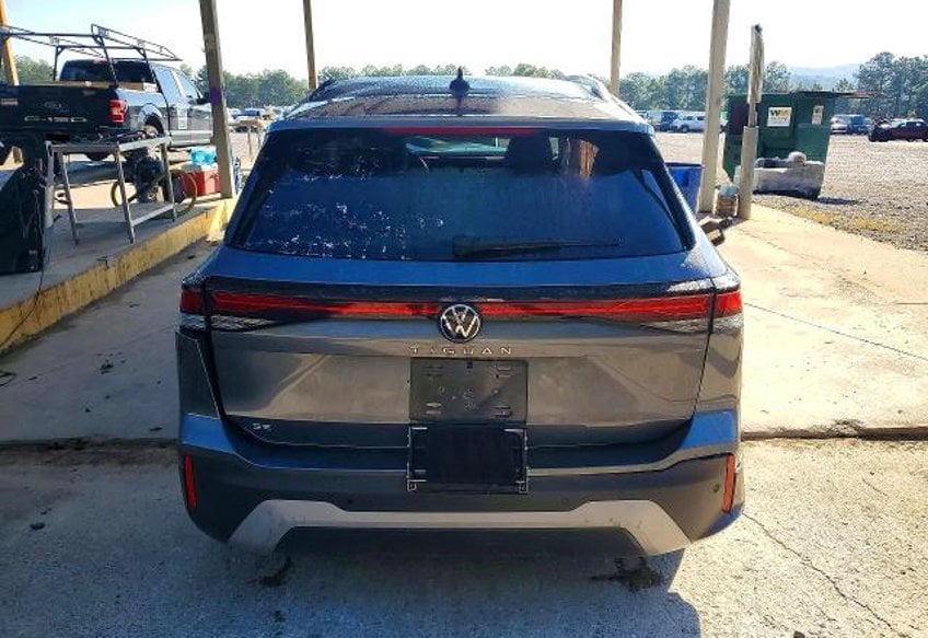 2026 Volkswagen Tiguan SE - 3VVFR7RM8TM093738 photo 6