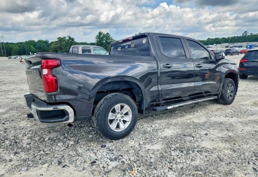 2022 Chevrolet Silverado 1500 Limited LT Pickup 4D 5 3/4 ft - 1GCPWCED0NZ132141 photo 3