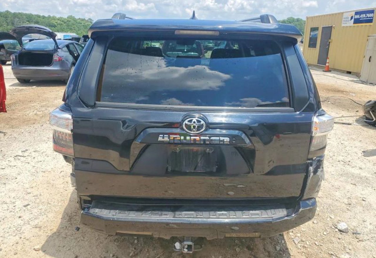 2024 Toyota 4Runner SR5 Sport Utility 4D - JTEEU5JR0R5306292 photo 18