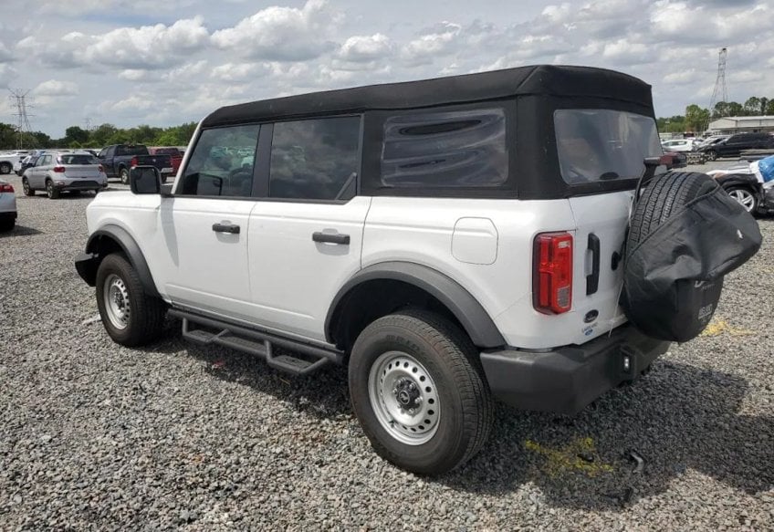 2025 Ford Bronco Base - 1FMDE6BH4SLA92445 photo 3