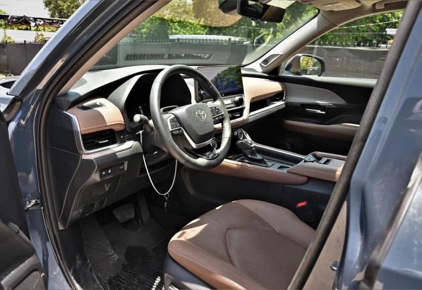 2025 Toyota Grand Highlander Platinum - 5TDAAAB59SS086232 photo 11