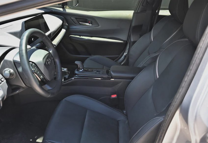 2024 Toyota Prius XLE - JTDACAAU7R3037593 photo 12