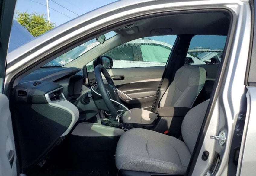 2025 Toyota Corolla Cross L - 7MUAAAAG2SV133562 photo 8