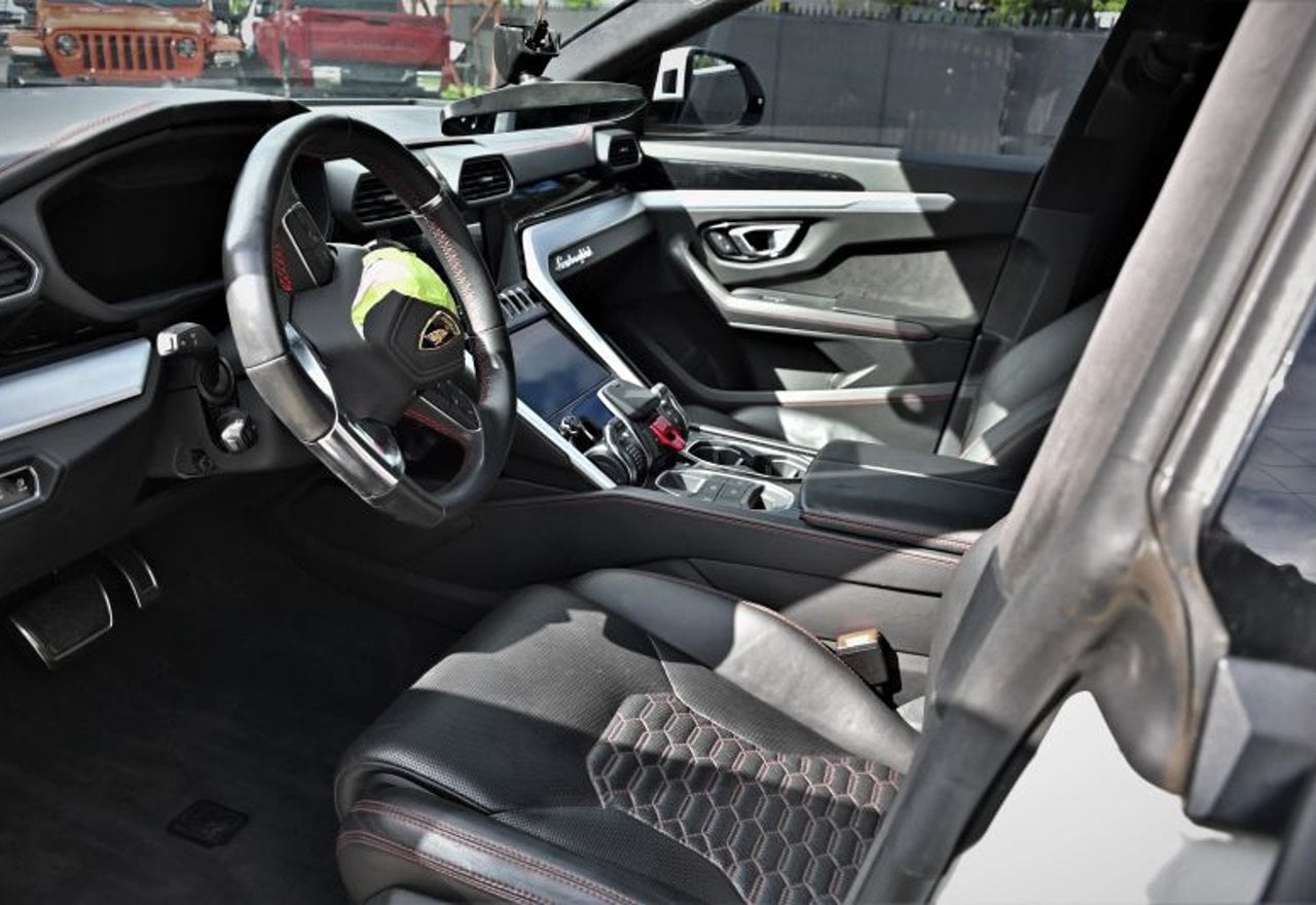 2019 Lamborghini Urus Sport Utility 4D - ZPBUA1ZL7KLA04560 photo 28