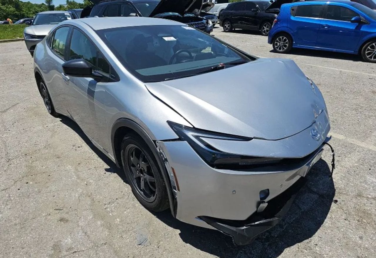 2024 Toyota Prius LE - JTDACAAU5R3020209 photo 9