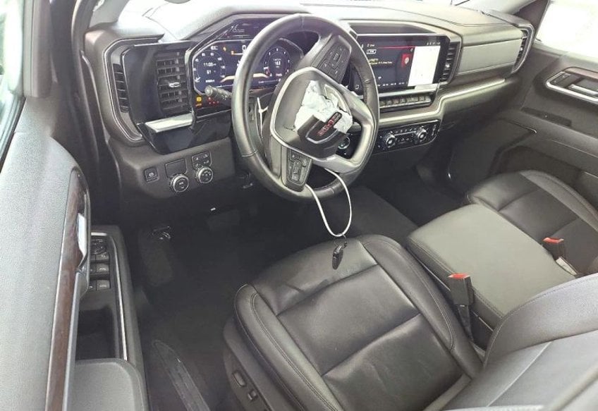 2026 GMC Sierra 1500 SLT Pickup 4D 5 3/4 ft - 1GTPHDED3TZ205905 photo 8
