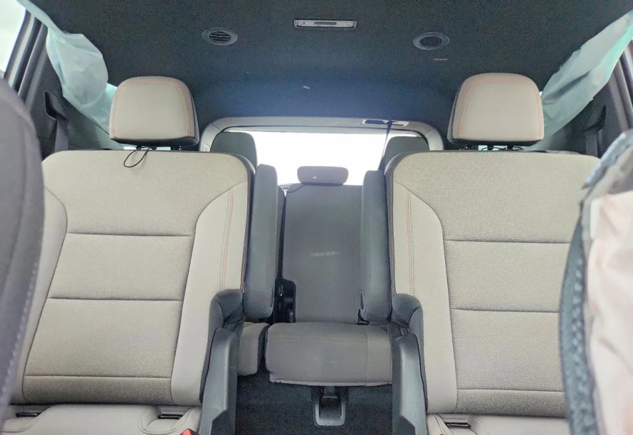 2025 Chevrolet Traverse LT - 1GNERGRS2SJ240633 photo 21