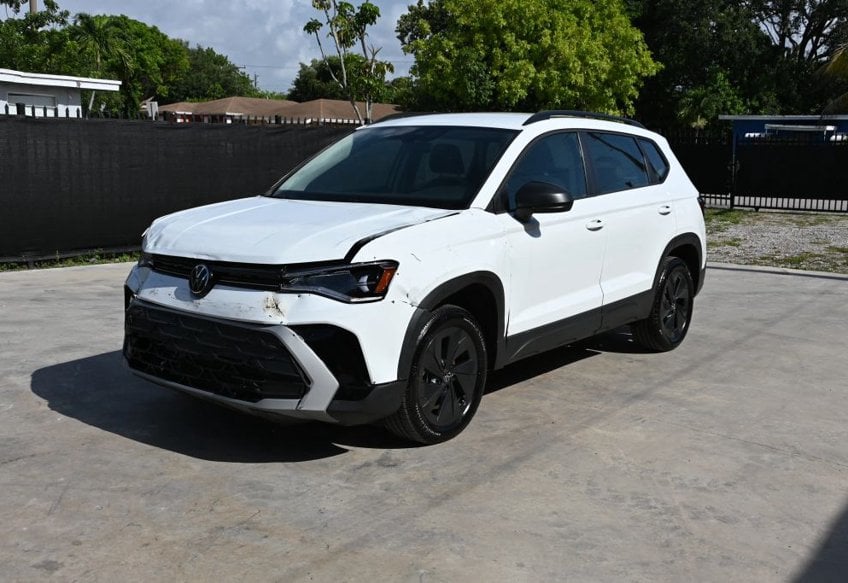 2025 Volkswagen Taos S - 3VV5C7B21SM067180 photo 2