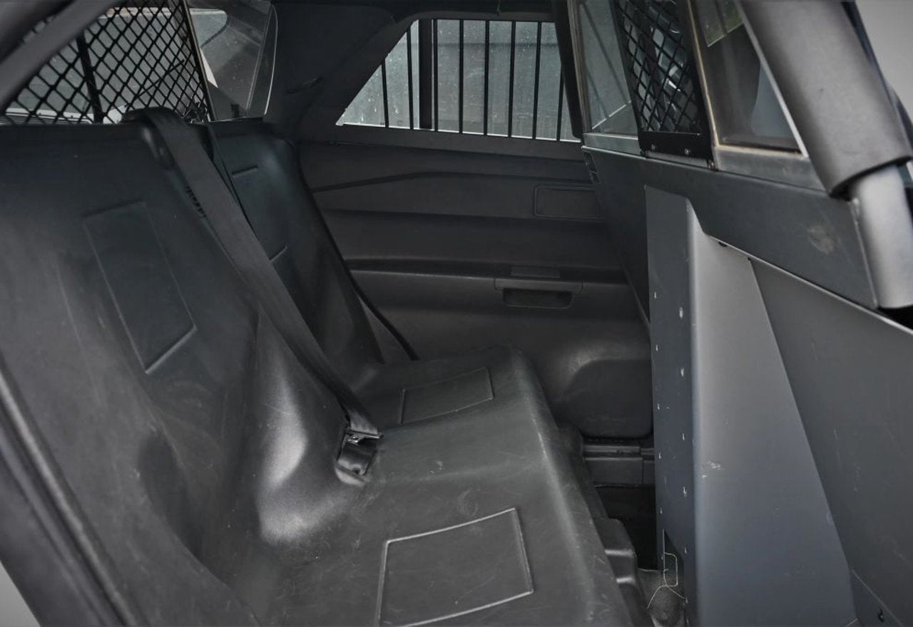 2020 Ford Explorer Police Interceptor Utility - 1FM5K8AB2LGD00175 photo 28