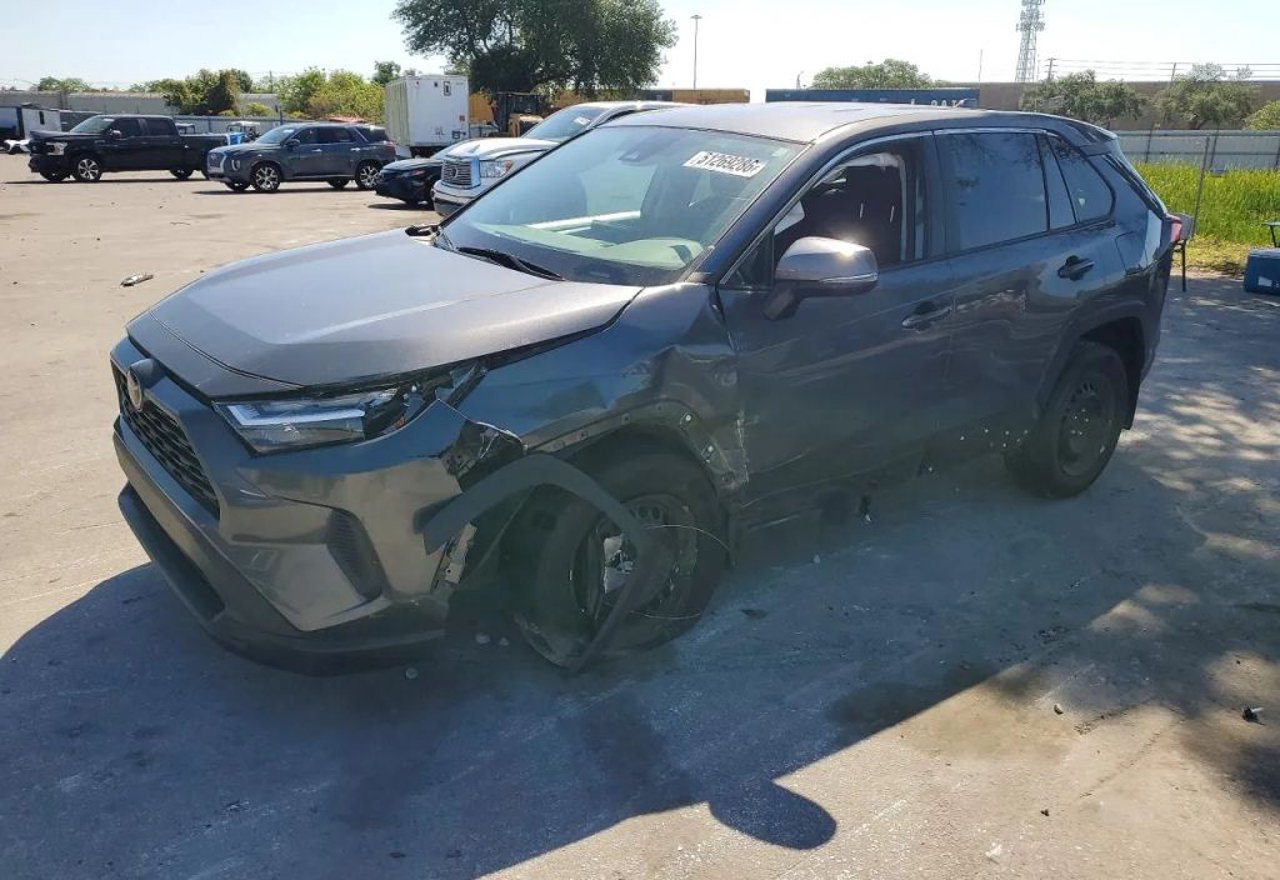 2024 Toyota RAV4 LE - 2T3K1RFV0RC302881 photo 13