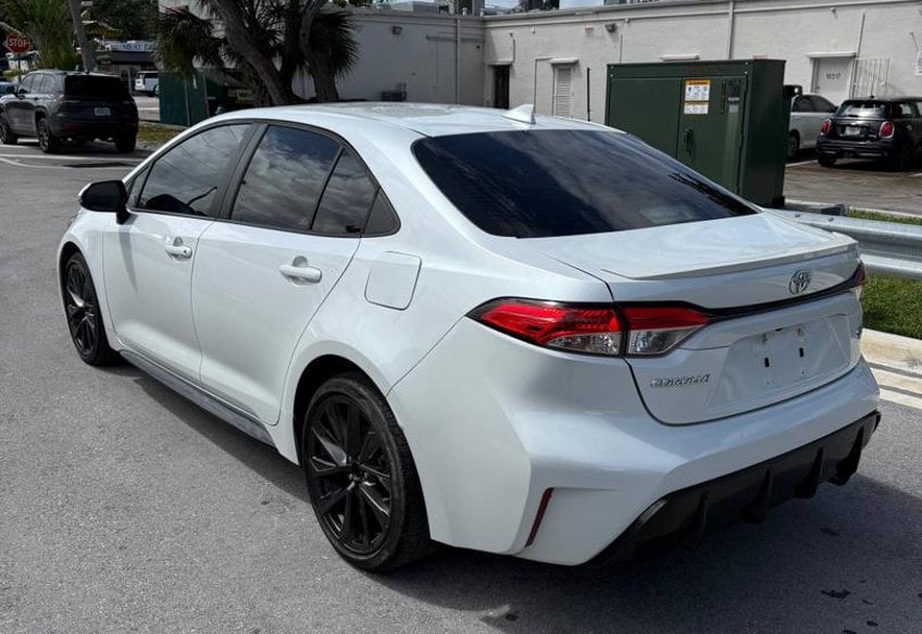 2023 Toyota Corolla SE - 5YFS4MCE7PP152823 photo 3