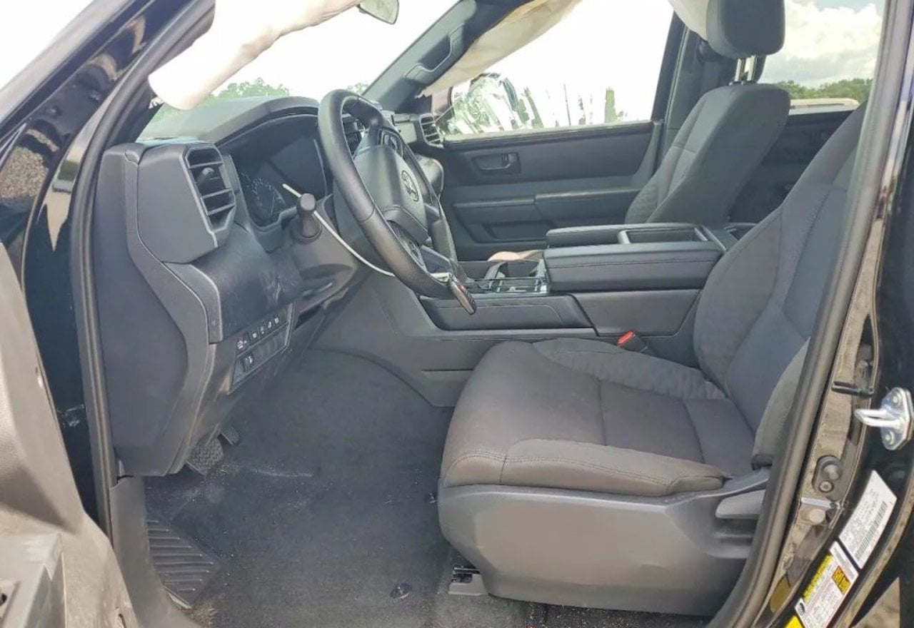 2025 Toyota Tundra SR - 5TFKB5DB8SX327106 photo 18