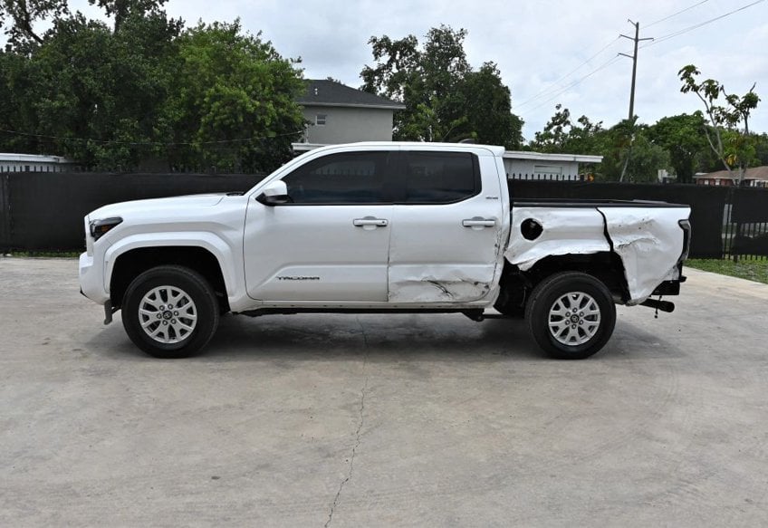 2025 Toyota Tacoma SR5 - 3TYKB5FN6ST028683 photo 6