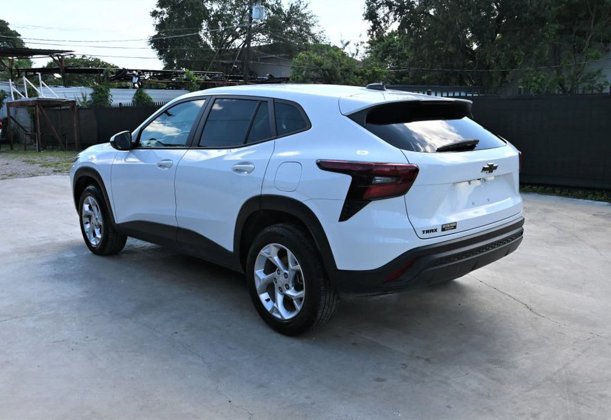 2025 Chevrolet Trax LS - KL77LFEP1SC119754 photo 19