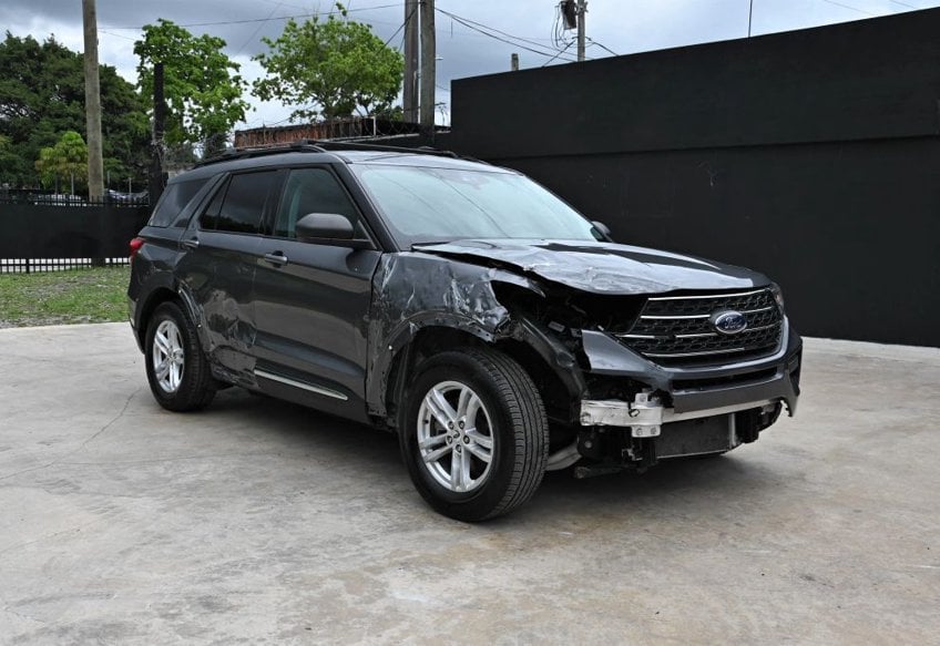 2024 Ford Explorer XLT - 1FMSK7DH4RGA41677 photo 1