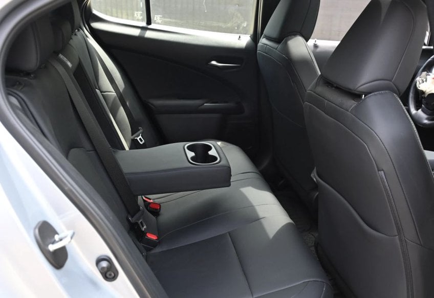 2023 Lexus UX 250h Premium - JTHP6JBHXP2152371 photo 15