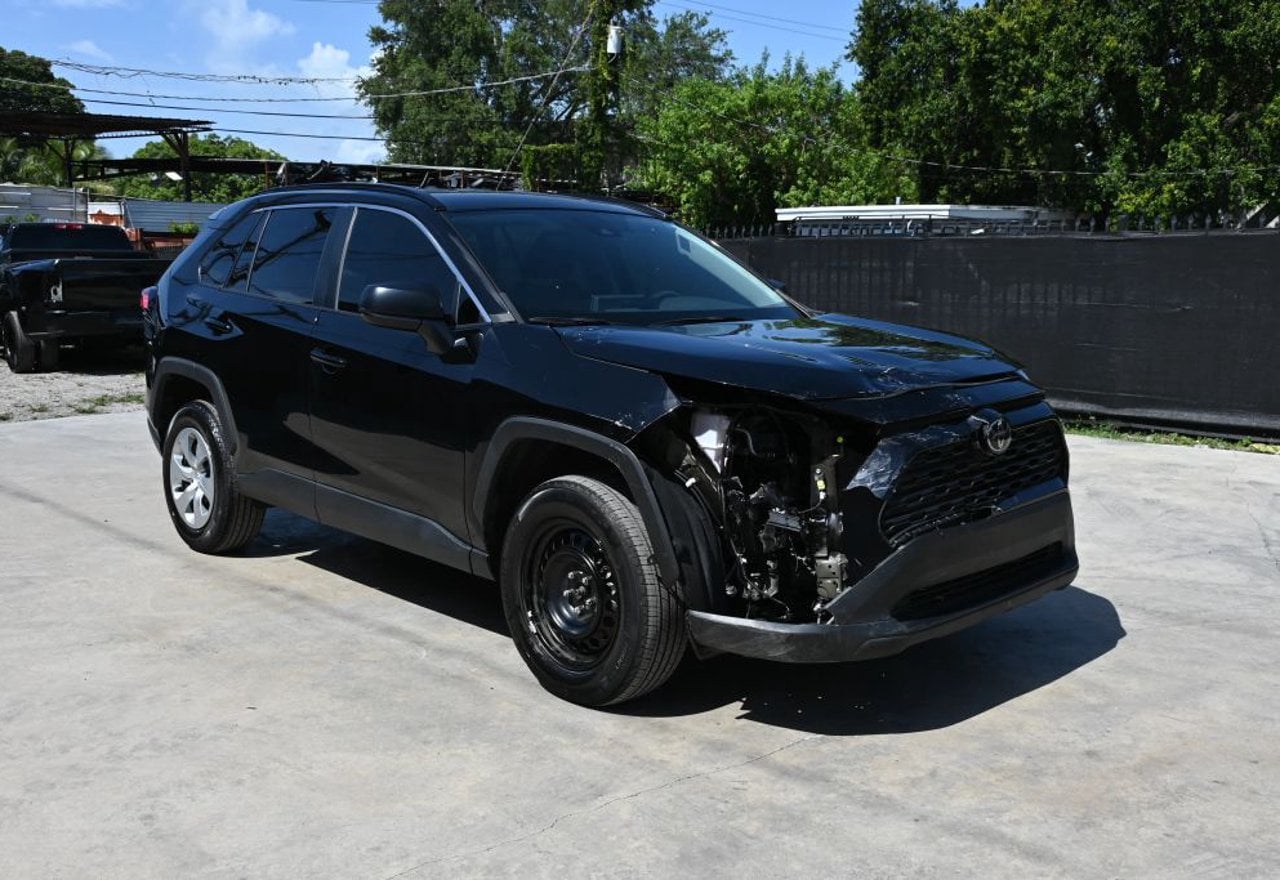 2020 Toyota RAV4 LE - 2T3H1RFV7LW083420 photo 17