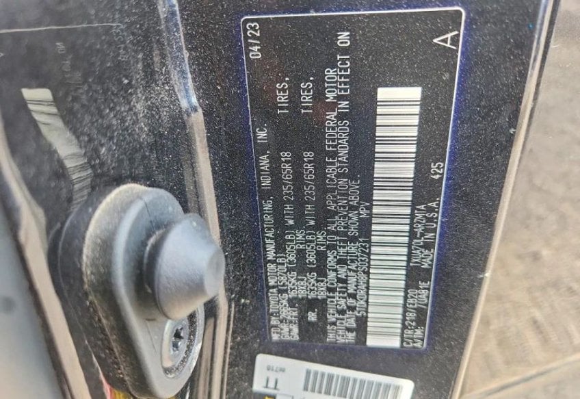 2023 Toyota Highlander XLE Sport Utility 4D - 5TDKDRAH8PS037231 photo 12