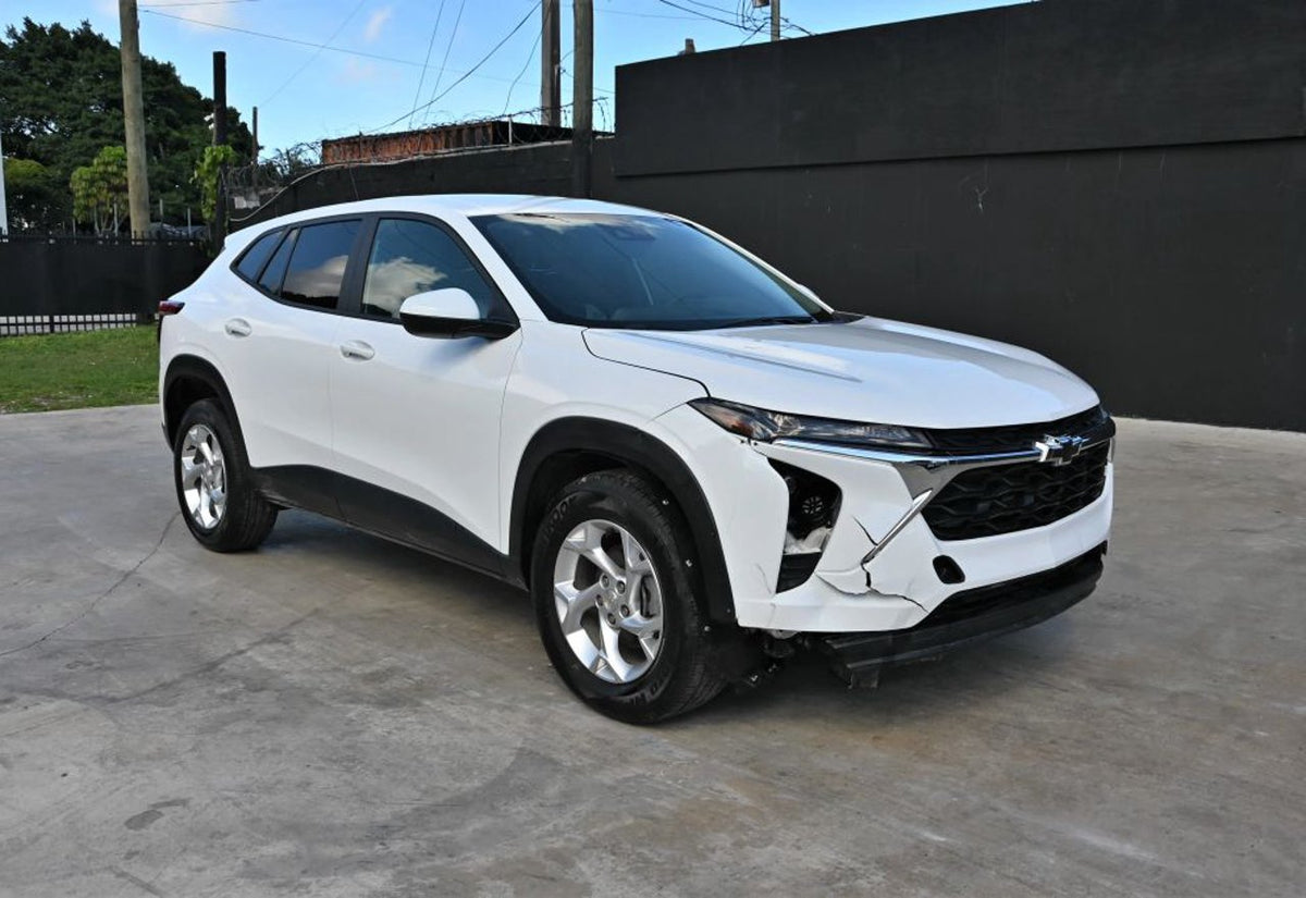 2025 Chevrolet Trax LS - KL77LFEP1SC119754 photo 18