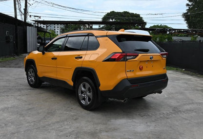 2023 Toyota RAV4 Hybrid LE - JTMLWRFV2PD187036 photo 4