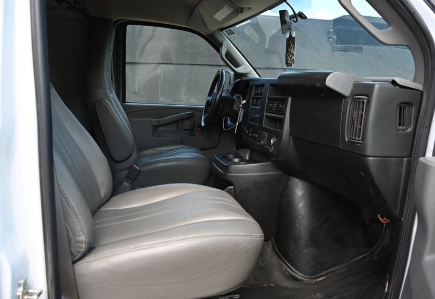 2023 Chevrolet Express 2500 - 1GCWGAFP0P1259348 photo 12