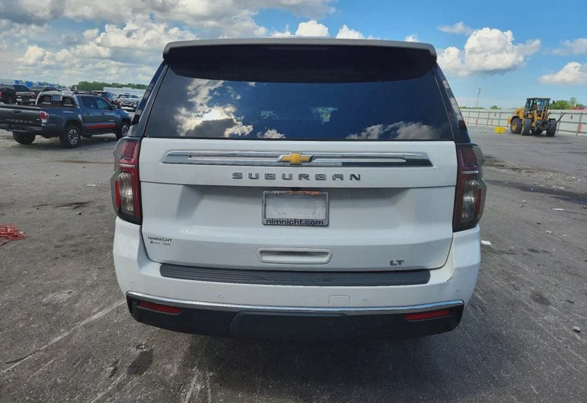 2023 Chevrolet Suburban LT - 1GNSCCKD4PR317195 photo 17