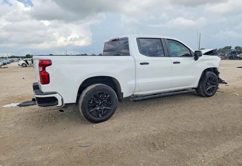 2025 Chevrolet Silverado 1500 Custom - 3GCPABEK0SG261600 photo 4