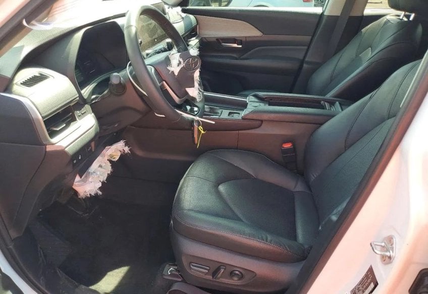 2024 Toyota Grand Highlander Limited - 5TDAAAB5XRS041973 photo 8