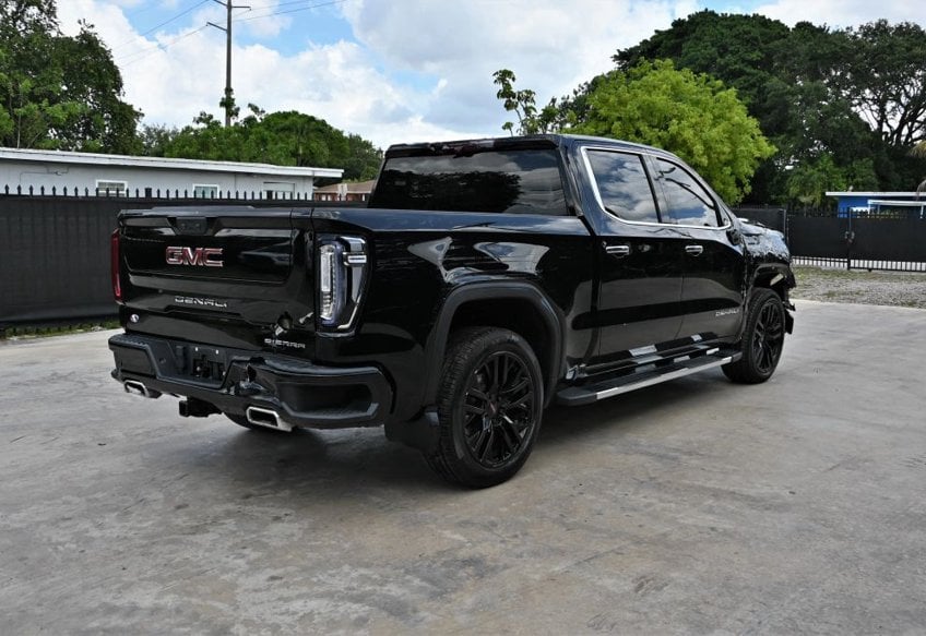 2023 GMC Sierra 1500 Denali - 3GTUUGE85PG182555 photo 4