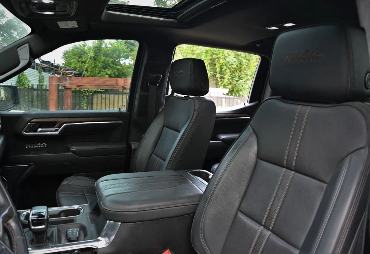 2023 Chevrolet Silverado 1500 High Country - 1GCUDJE87PZ278894 photo 27