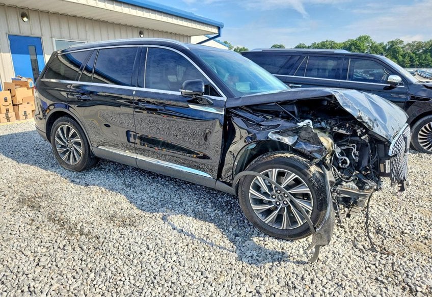 2025 Lincoln Aviator Premiere - 5LM5J6WC2SGL15957 photo 4